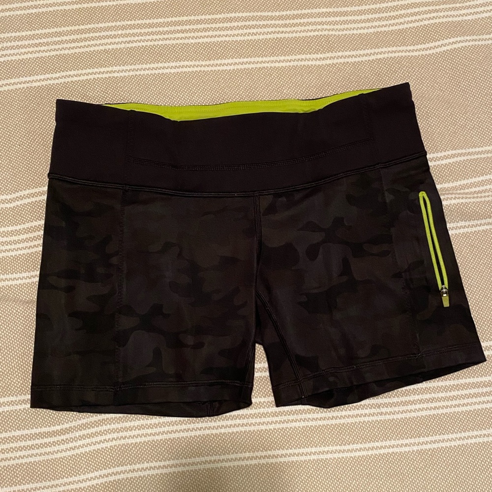⚡️CLEARANCE Lululemon black camo running shorts